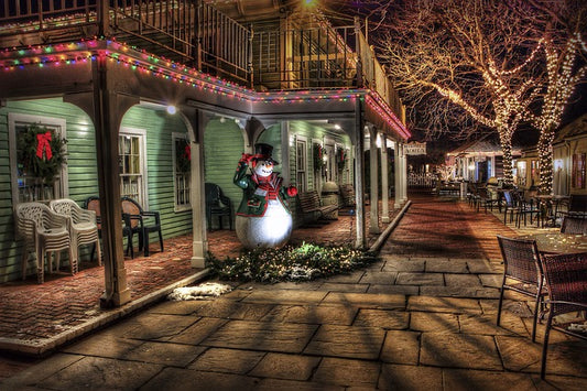 4 Tips for Decorating Your Home's Exterior for the Holidays